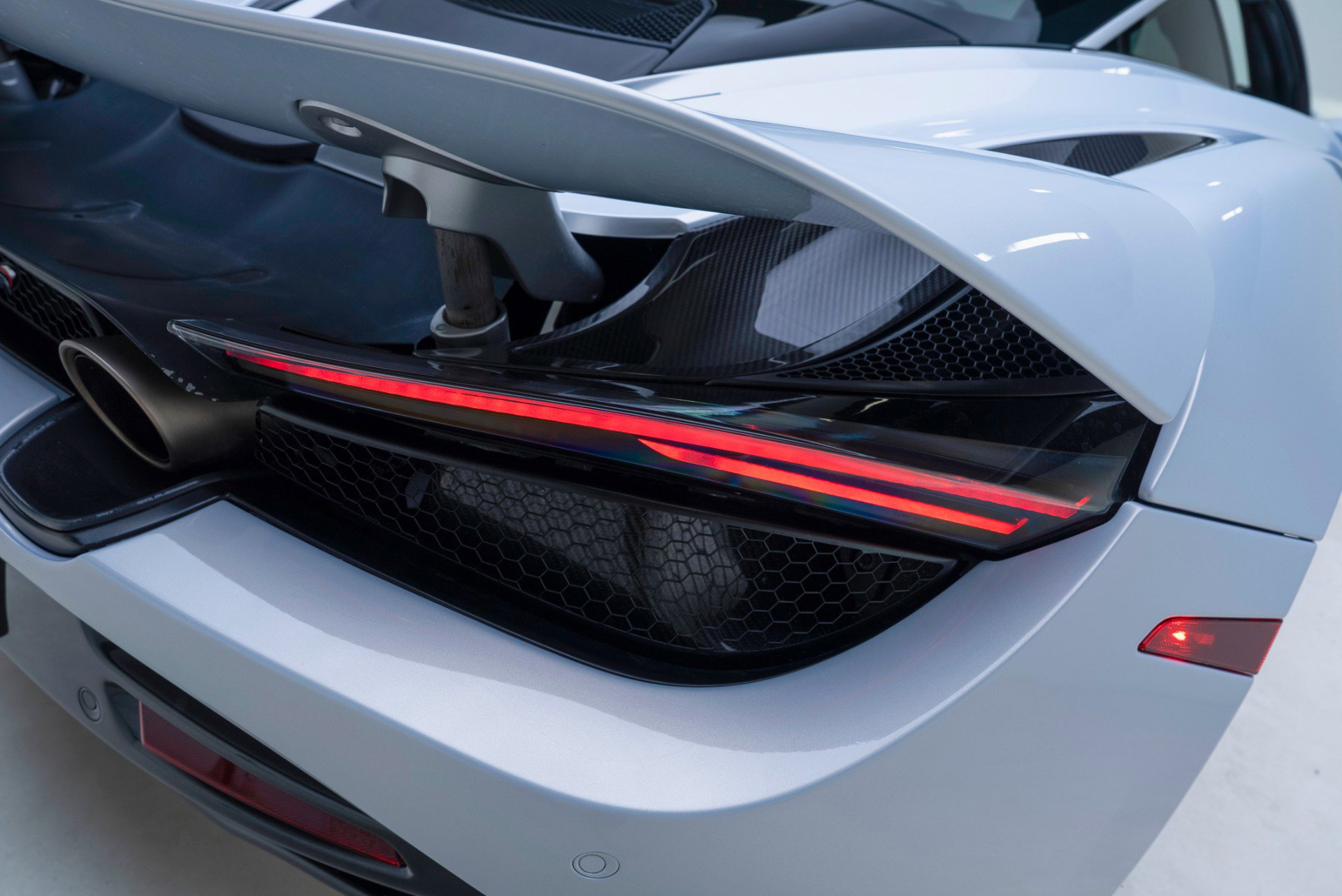 Used 2018 McLaren 720S Performance RWD image 42