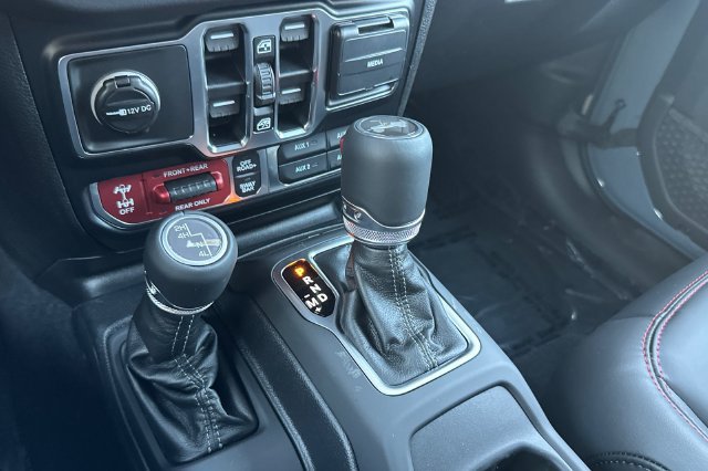 New 2026 Jeep Wrangler Unlimited Rubicon w/ Safety Group AWD/4WD image 20