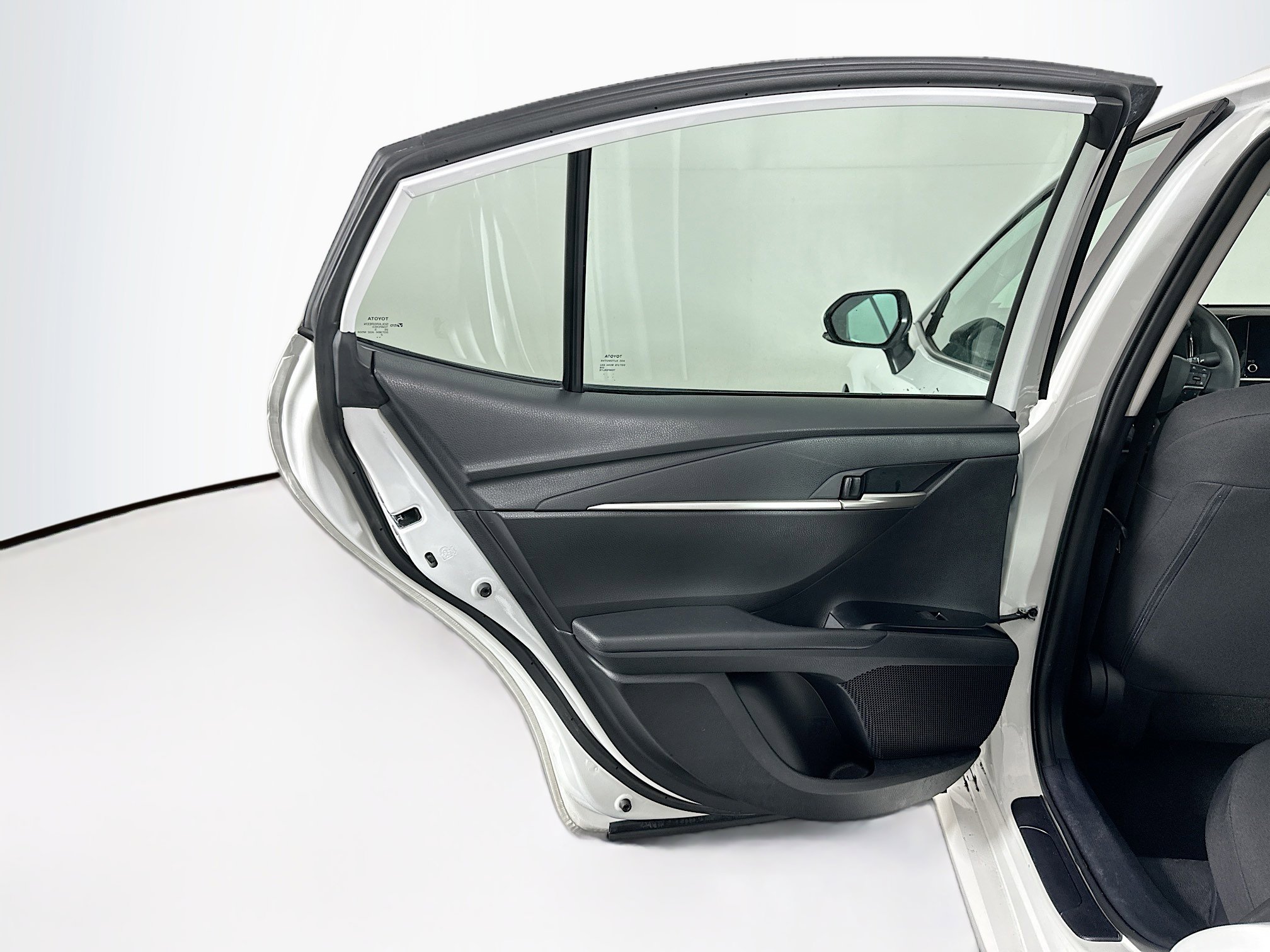 Used 2025 Toyota Camry LE image 26