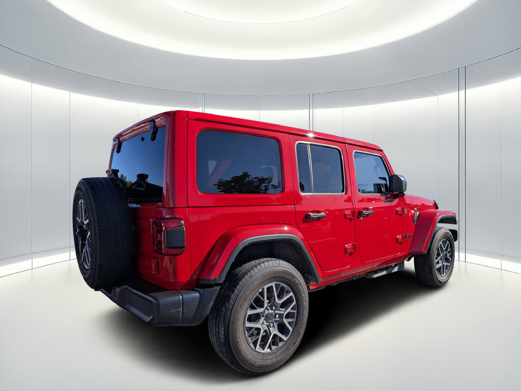 Used 2026 Jeep Wrangler Unlimited Sahara AWD/4WD image 4
