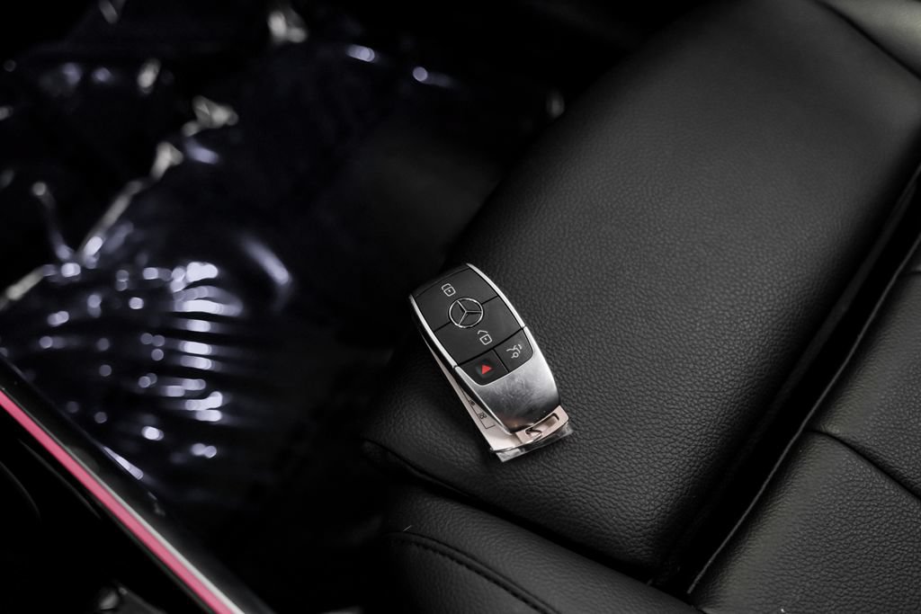 Used 2021 Mercedes-Benz GLB 250 w/ Premium Package image 63