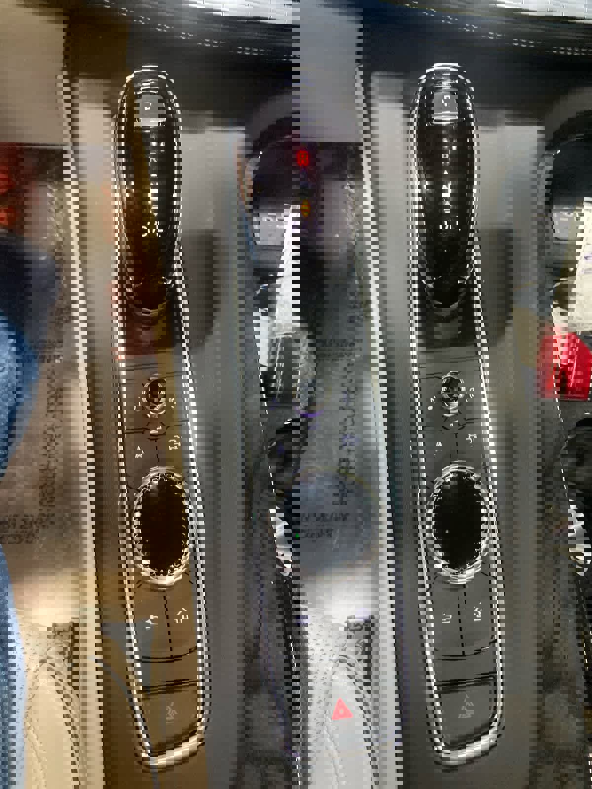 Used 2024 Cadillac Escalade ESV Premium Luxury image 22