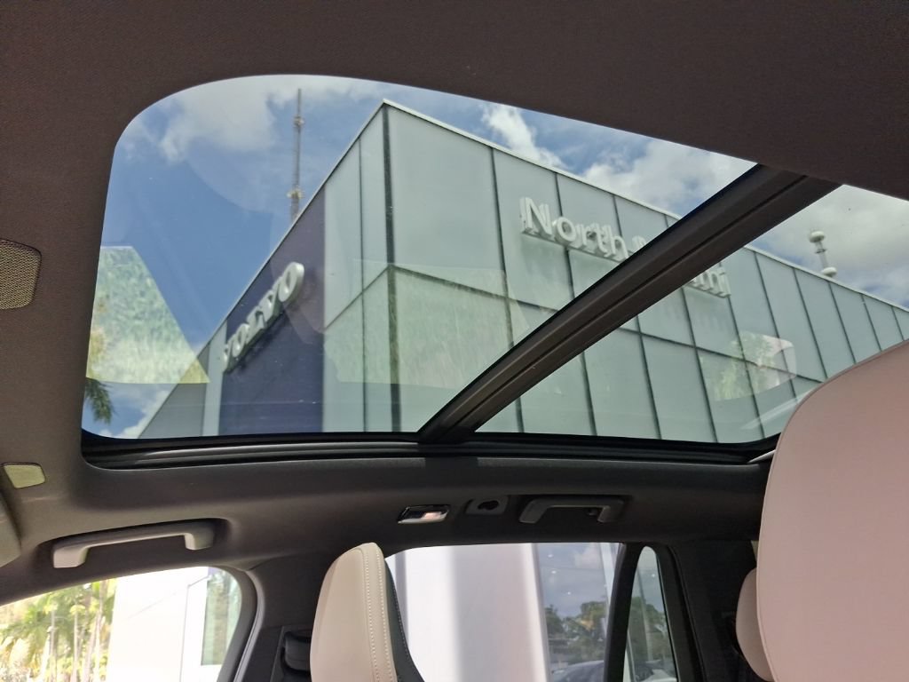 Certified 2026 Volvo XC90 B6 Plus AWD/4WD image 6