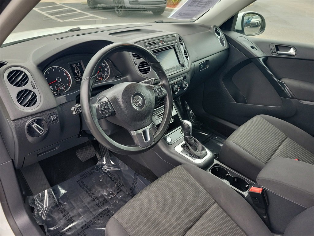 Used 2017 Volkswagen Tiguan Limited w/ Premium Package image 21