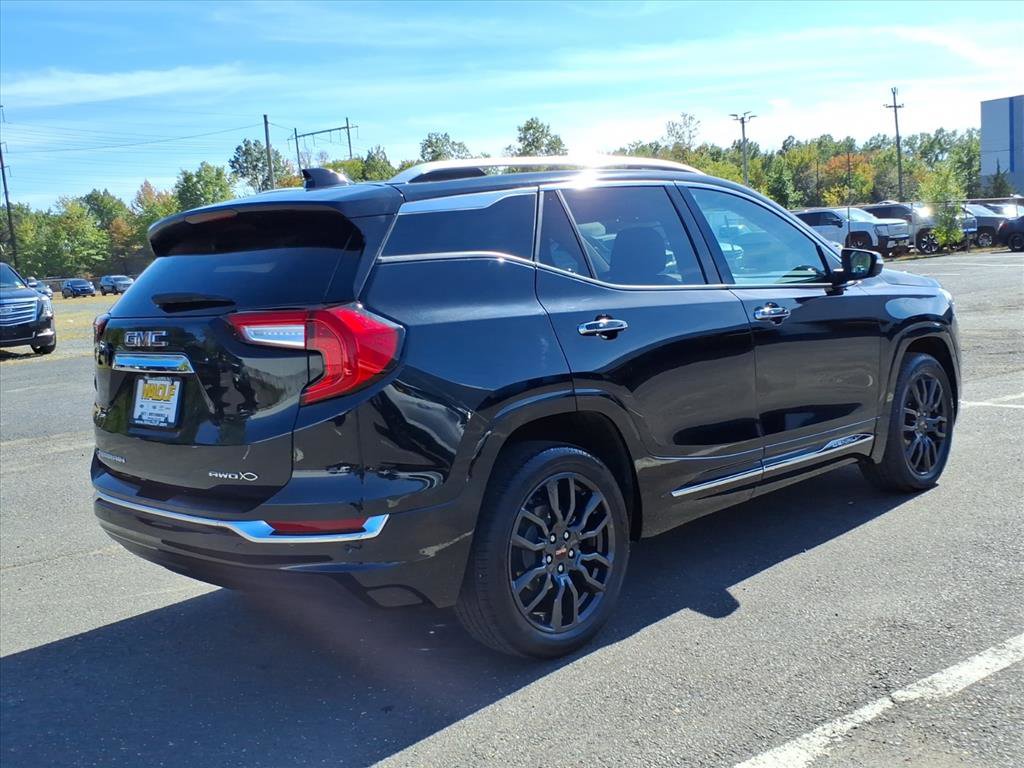 Certified 2023 GMC Terrain Denali w/ Black Diamond Edition image 7