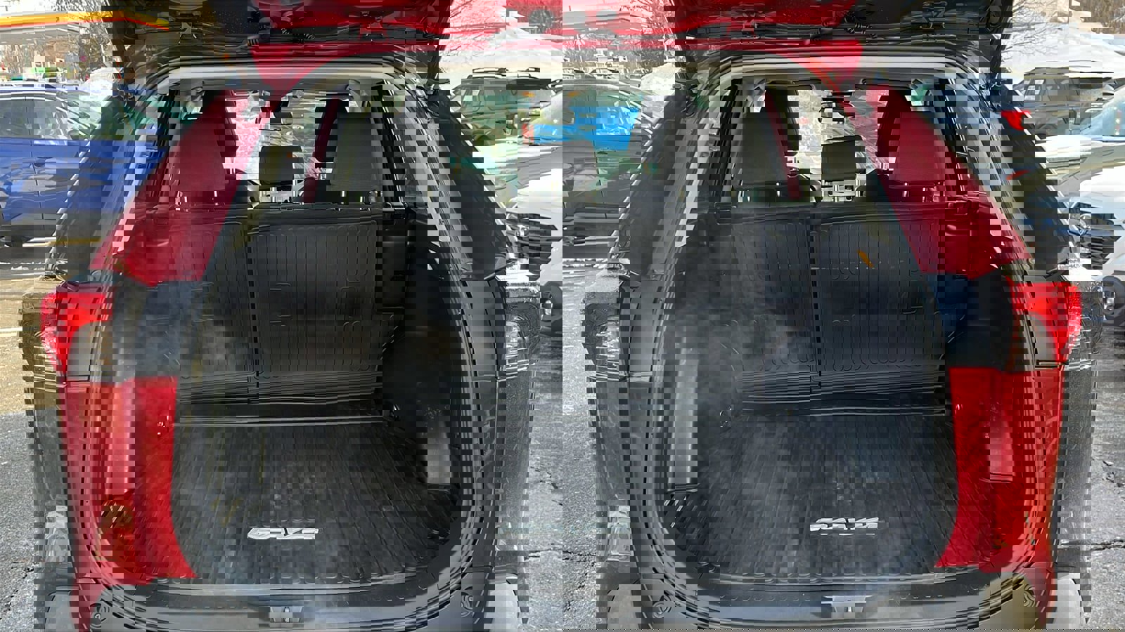 Used 2021 Toyota RAV4 XLE w/ Convenience Package image 26