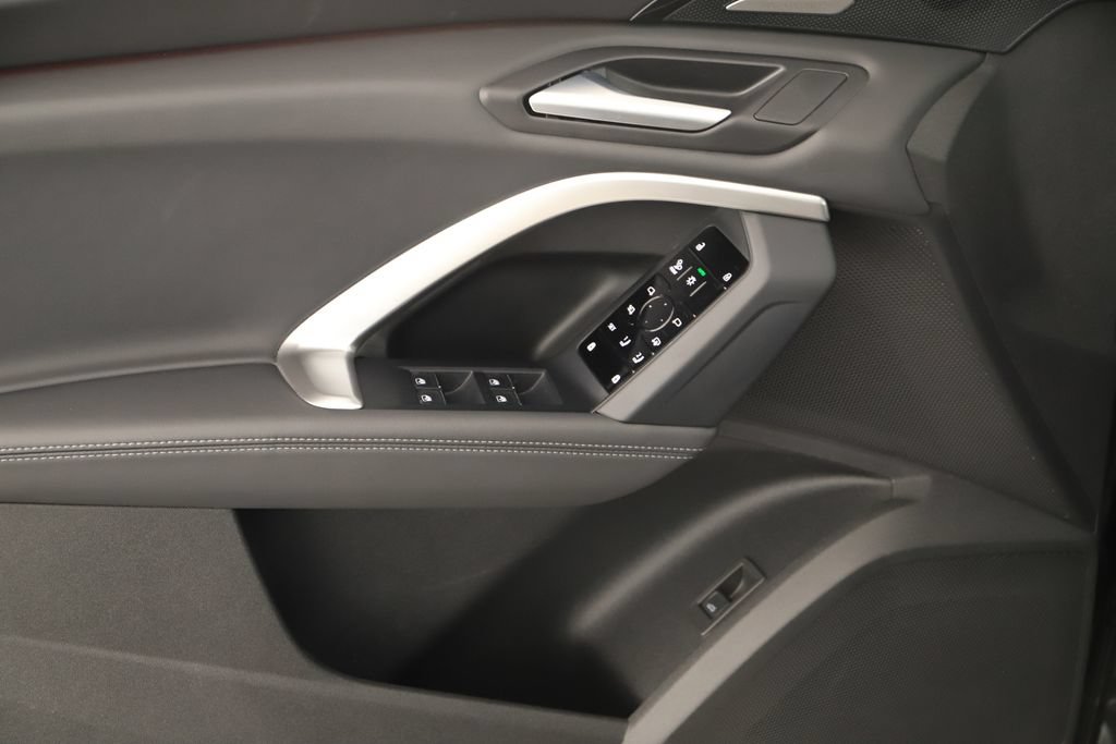 Certified 2025 Audi Q5 Prestige AWD/4WD image 24