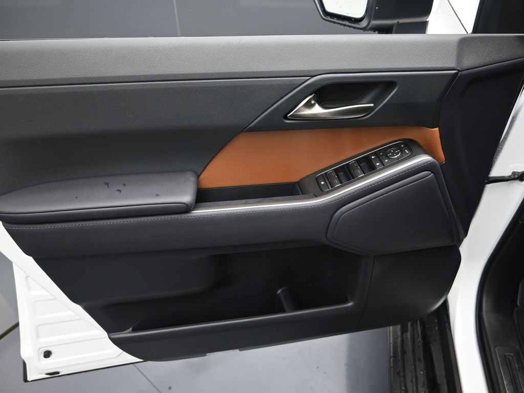 Used 2024 Lexus GX 550 w/ Cold Area Package AWD/4WD image 10