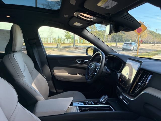 New 2026 Volvo XC60 B5 Plus w/ Protection Package Premier AWD/4WD image 23