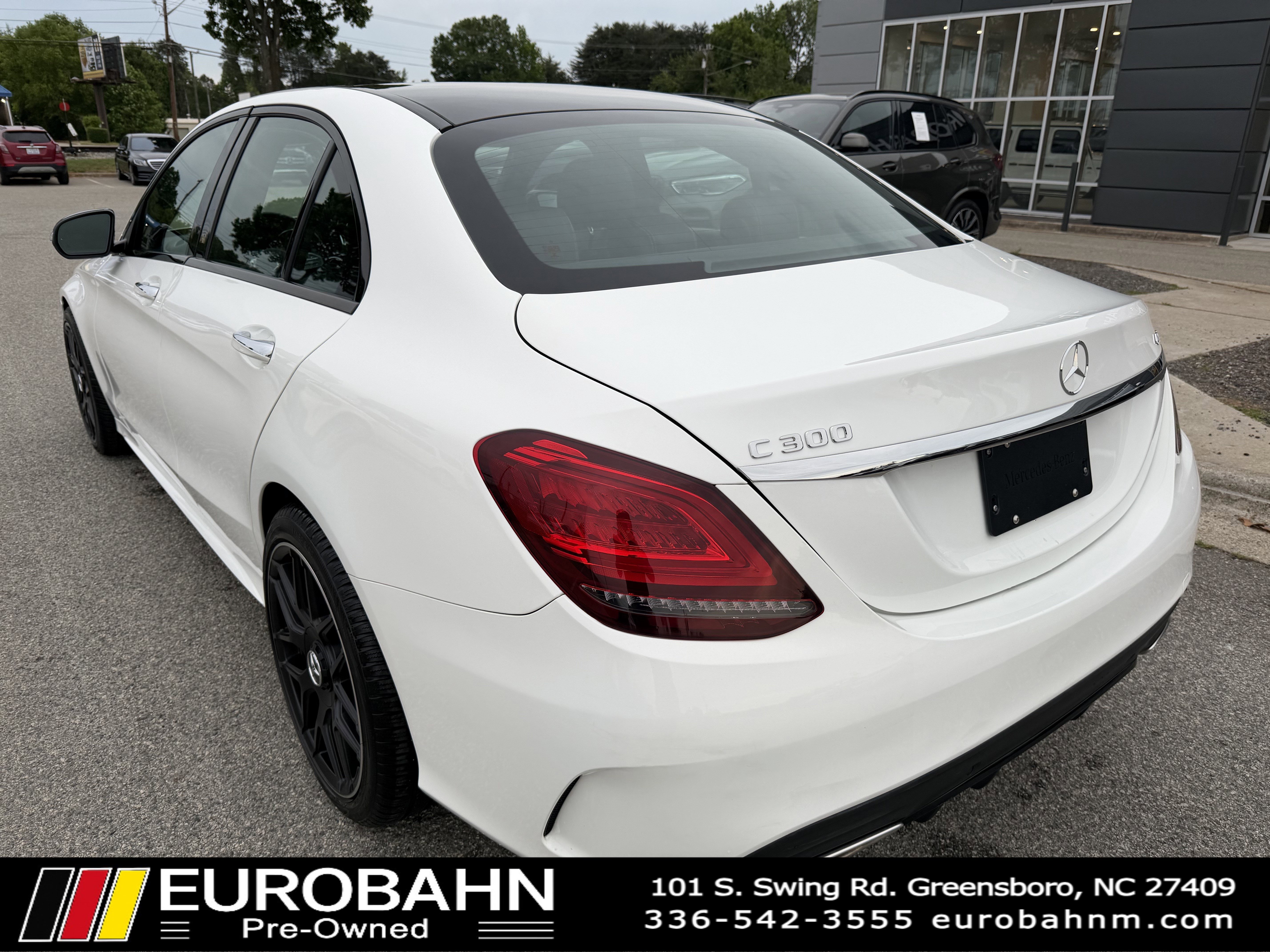 Used 2019 Mercedes-Benz C 300 4MATIC Sedan image 3
