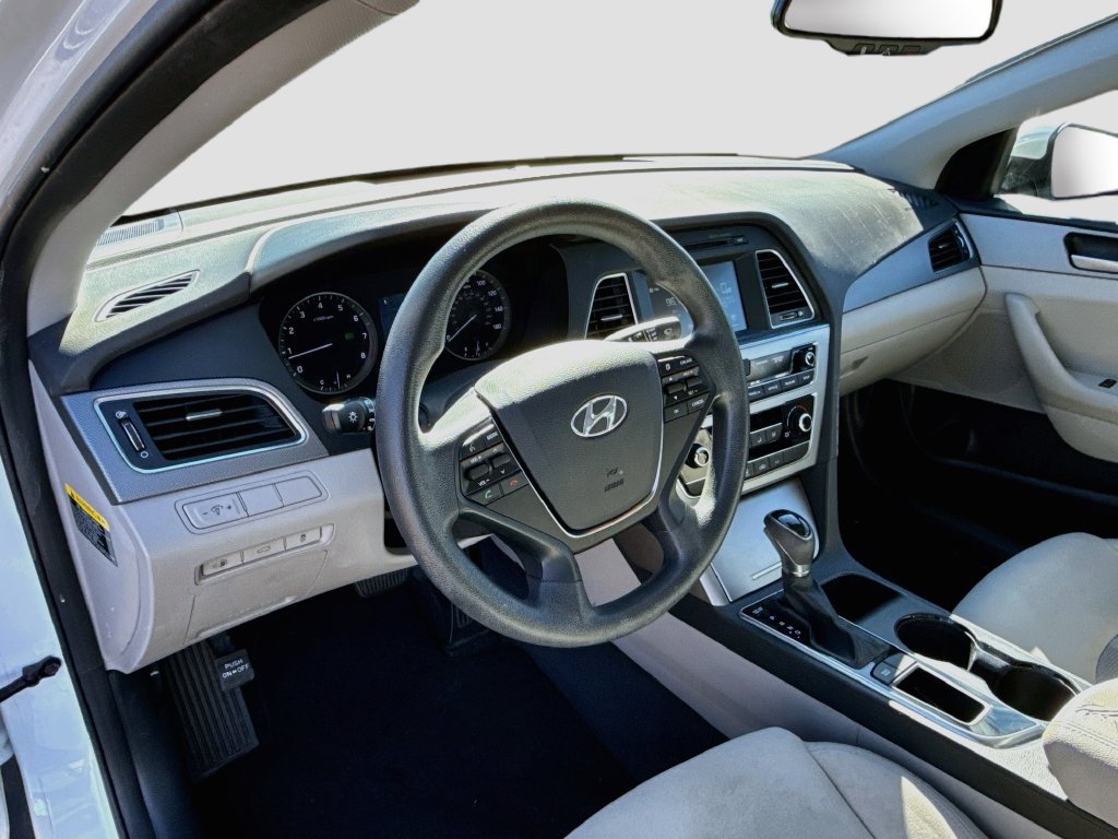 Used 2016 Hyundai Sonata SE FWD image 14
