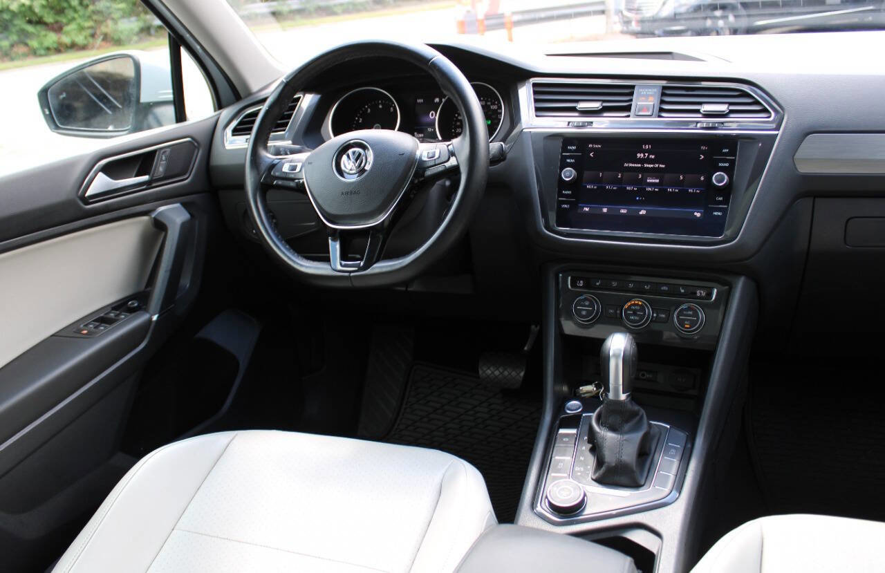 Used 2018 Volkswagen Tiguan SE image 12