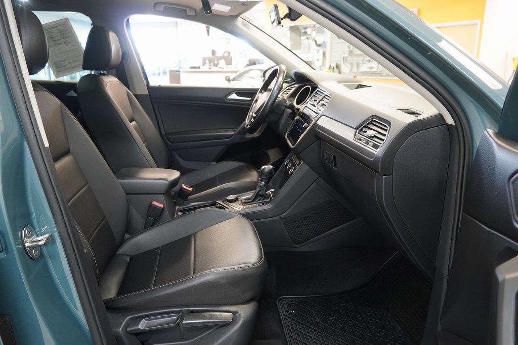 Used 2019 Volkswagen Tiguan S image 33