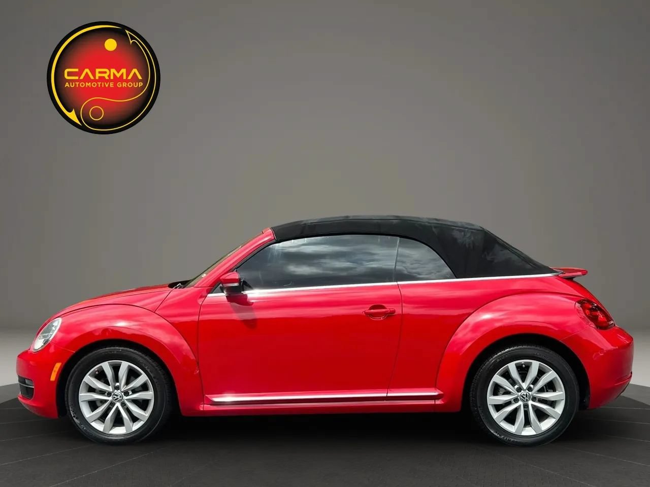 Used 2015 Volkswagen Beetle TDI FWD image 2