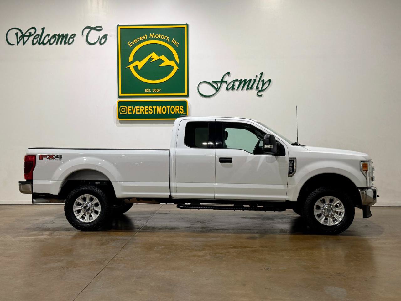 Used 2022 Ford F250 XLT w/ XLT Value Package AWD/4WD image 9