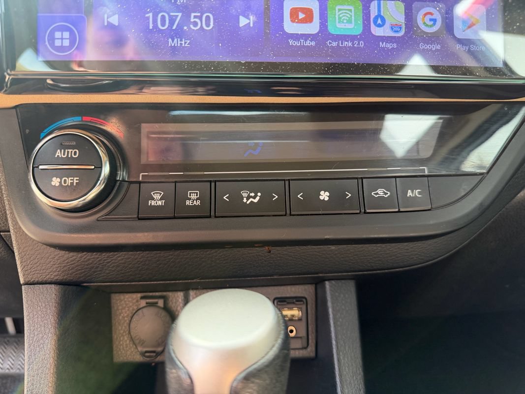 Used 2014 Toyota Corolla LE FWD image 37