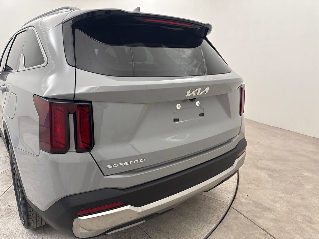 Used 2024 Kia Sorento S w/ Panoramic Sunroof Package FWD image 18