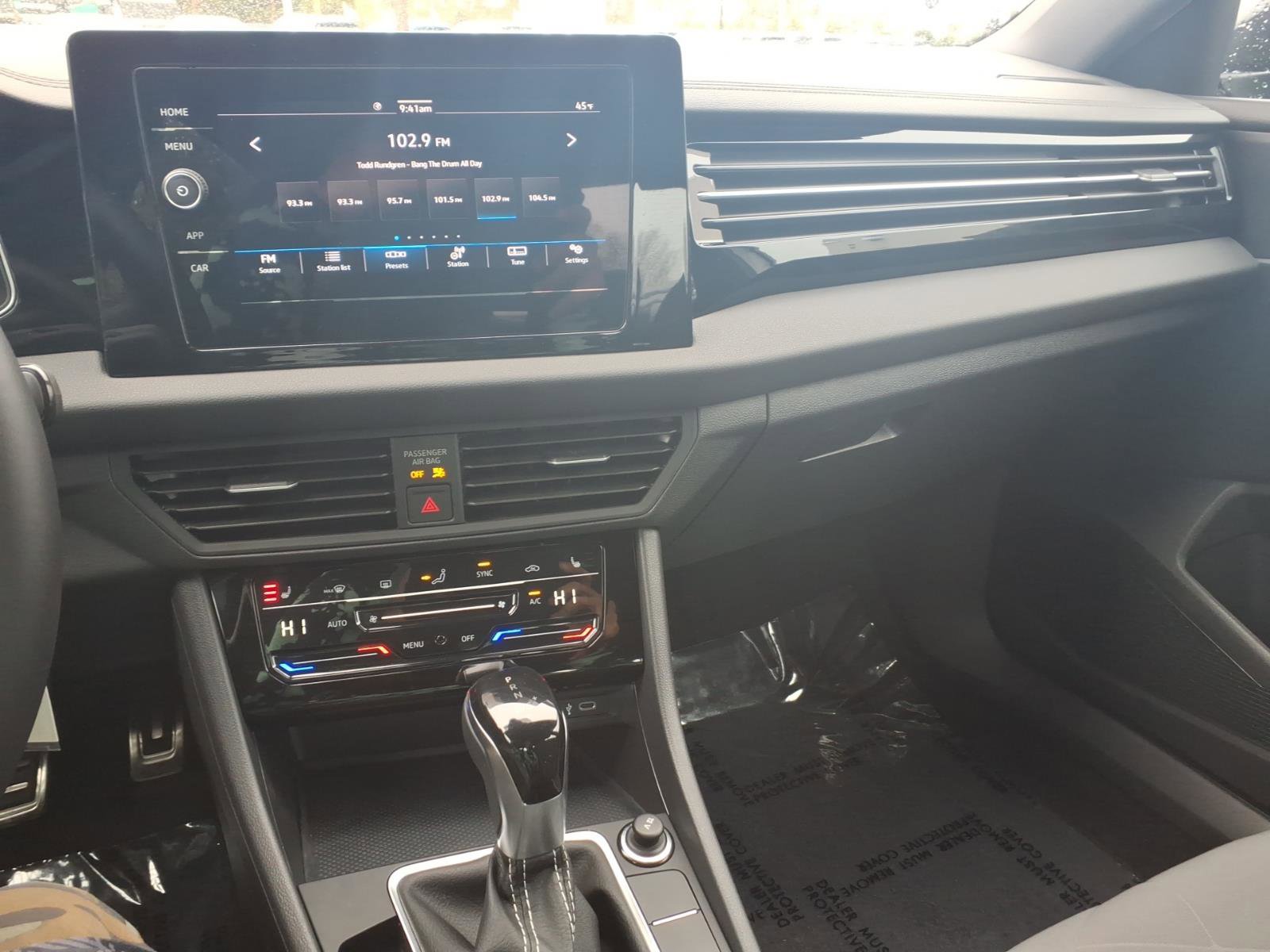 Certified 2025 Volkswagen Jetta Sport image 24