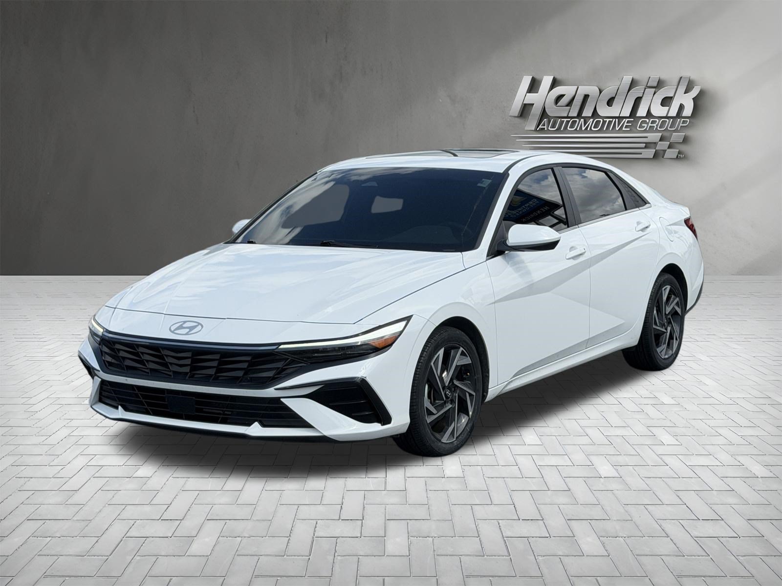 Used 2025 Hyundai Elantra SEL FWD image 5