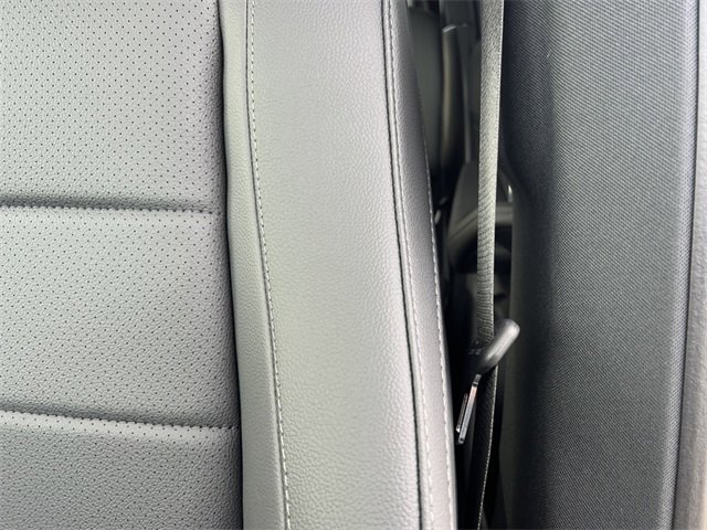 Used 2025 Mercedes-Benz GLS 450 4MATIC image 15