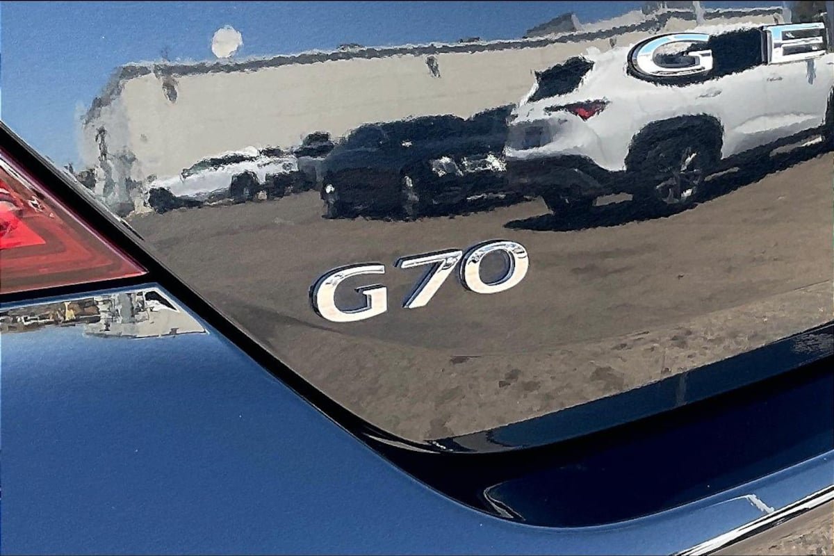 Used 2025 Genesis G70 2.5T RWD image 8