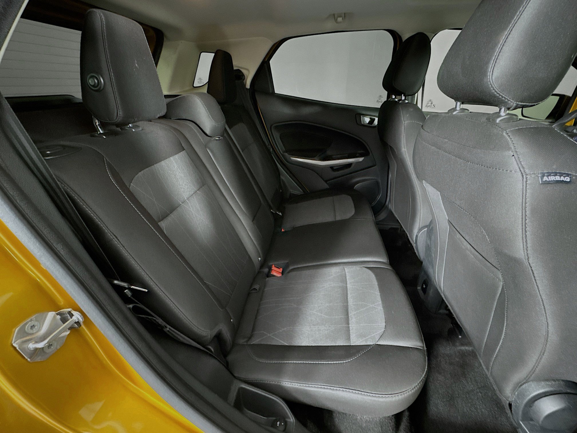 Used 2021 Ford EcoSport SE w/ SE Convenience Package image 27