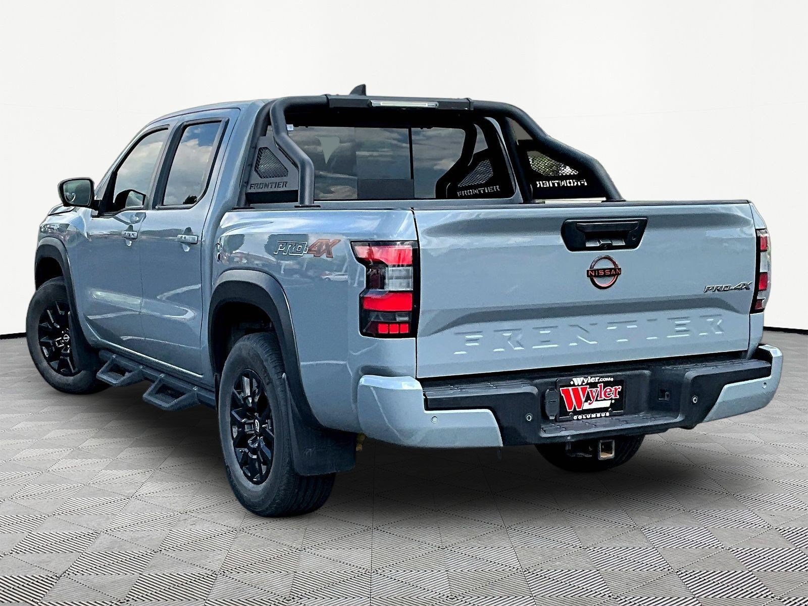 Used 2023 Nissan Frontier PRO-4X w/ Pro-4X Premium Package AWD/4WD image 4
