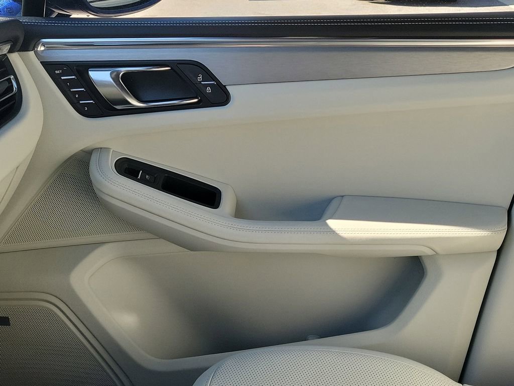 New 2026 Porsche Macan S image 23