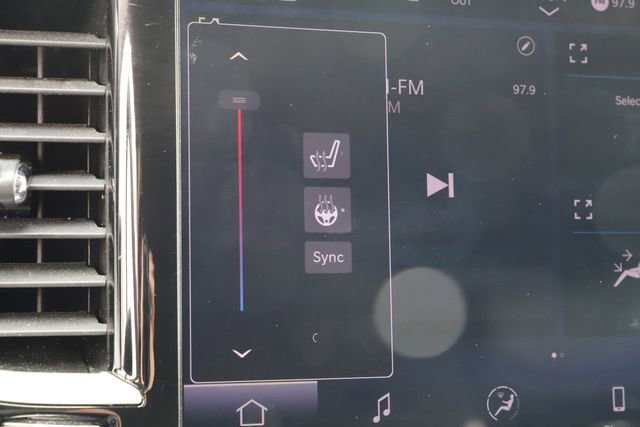 Used 2024 Chrysler Pacifica Touring-L FWD image 32