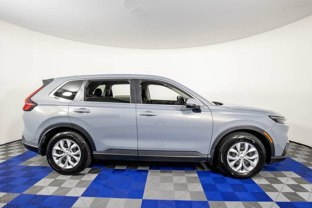 Used 2025 Honda CR-V LX image 5