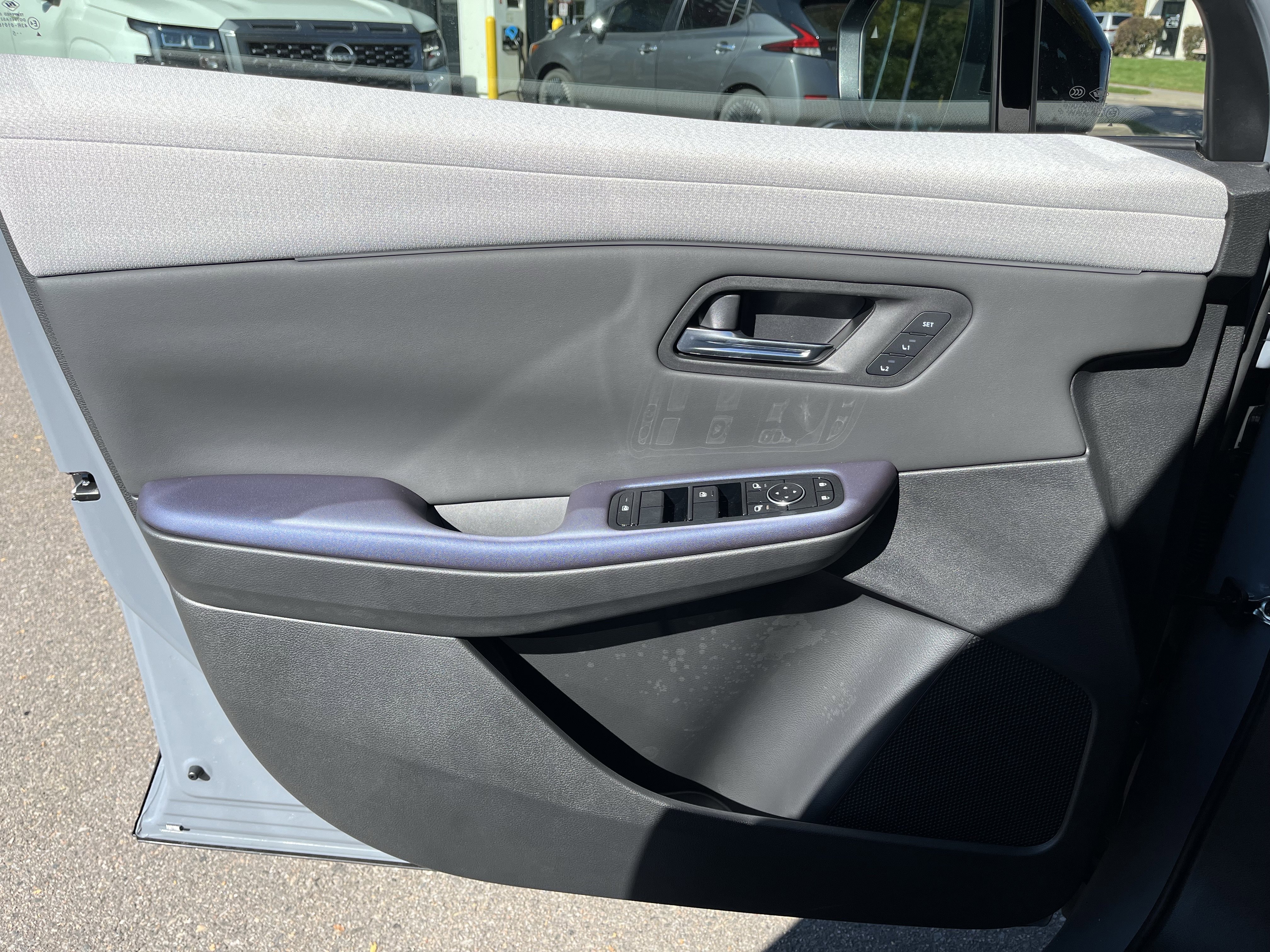 New 2026 Nissan Leaf Platinum+ w/ Cargo Package (Platinum+) image 14