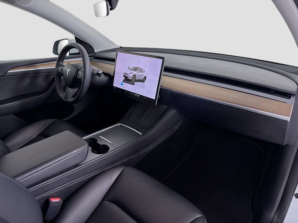 Used 2024 Tesla Model Y Long Range AWD/4WD image 26