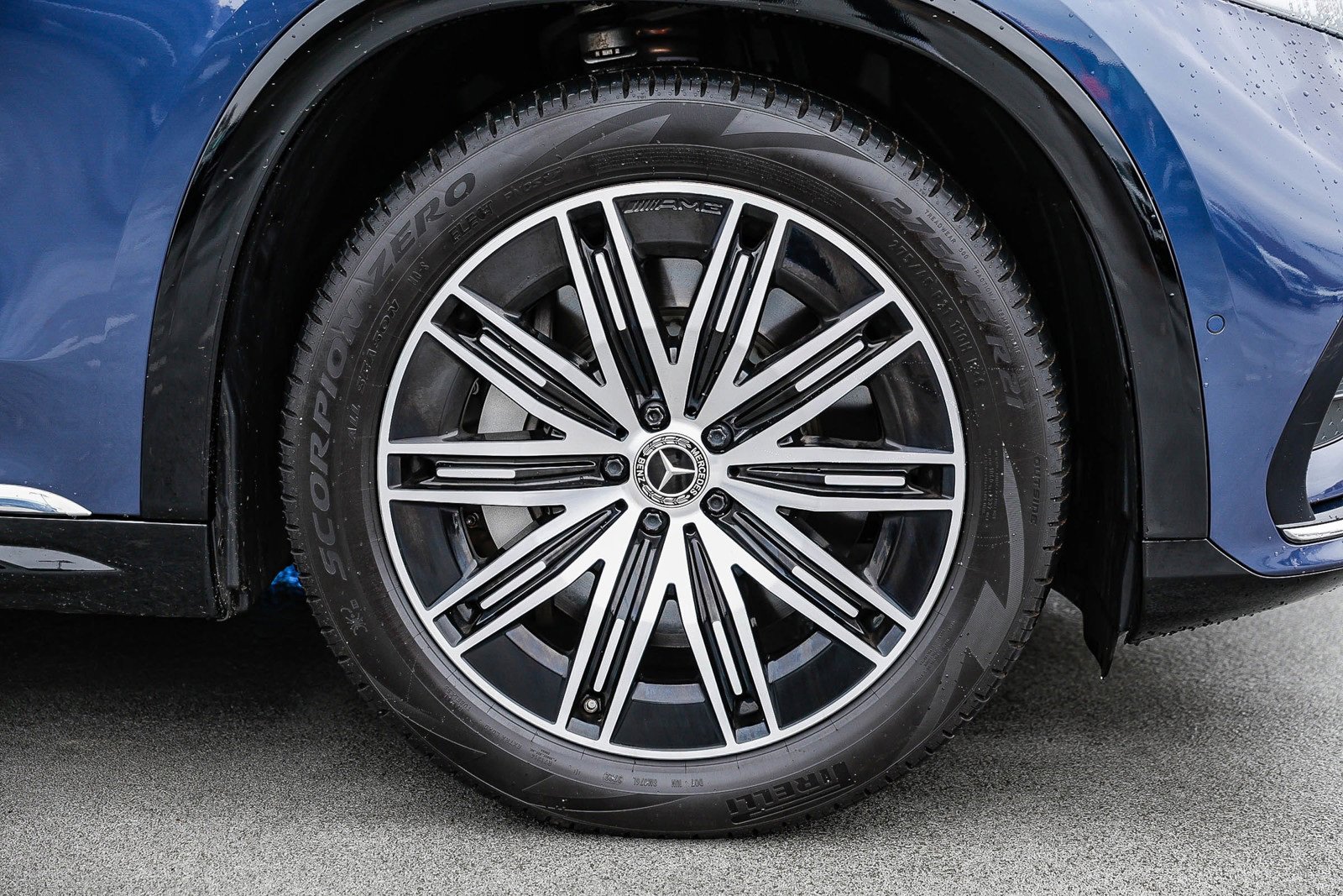 Certified 2023 Mercedes-Benz EQS 580 4MATIC SUV image 9