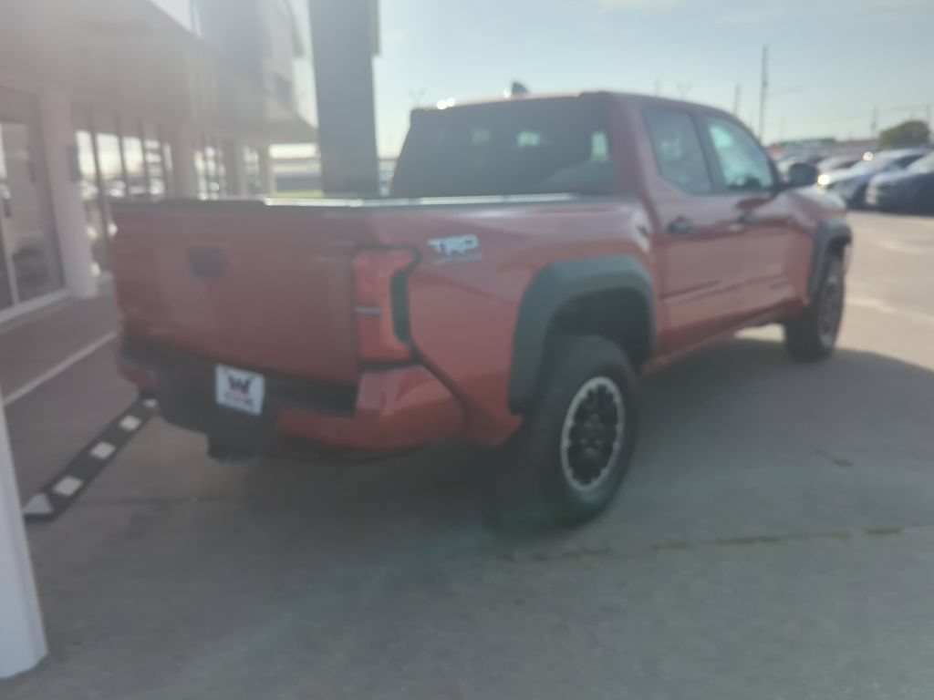 Used 2025 Toyota Tacoma TRD Off-Road AWD/4WD image 3