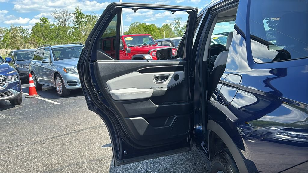 Used 2025 Honda Pilot EX-L image 28