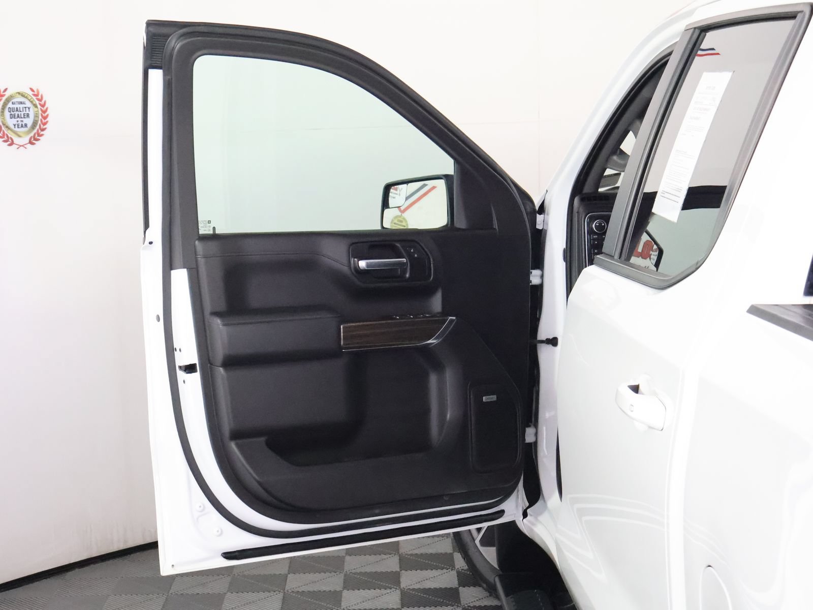 Used 2019 Chevrolet Silverado 1500 RST AWD/4WD image 24
