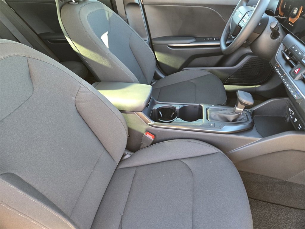 New 2026 Kia K4 LXS image 10