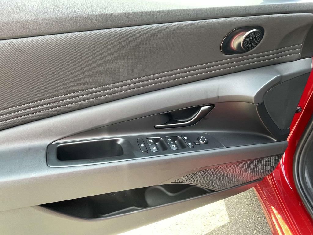New 2025 Hyundai Elantra Sport FWD image 14