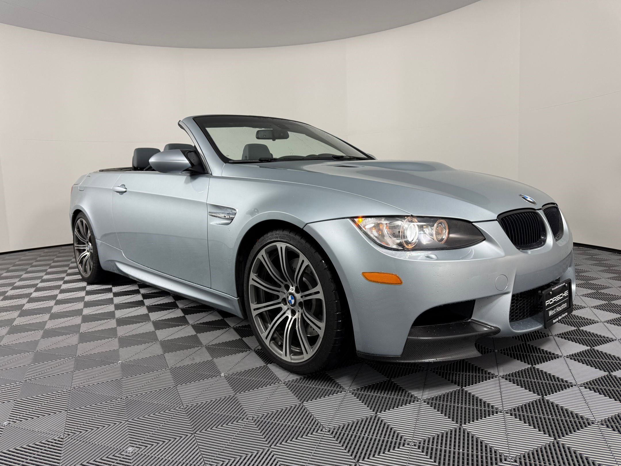 Used 2010 BMW M3 Convertible image 7