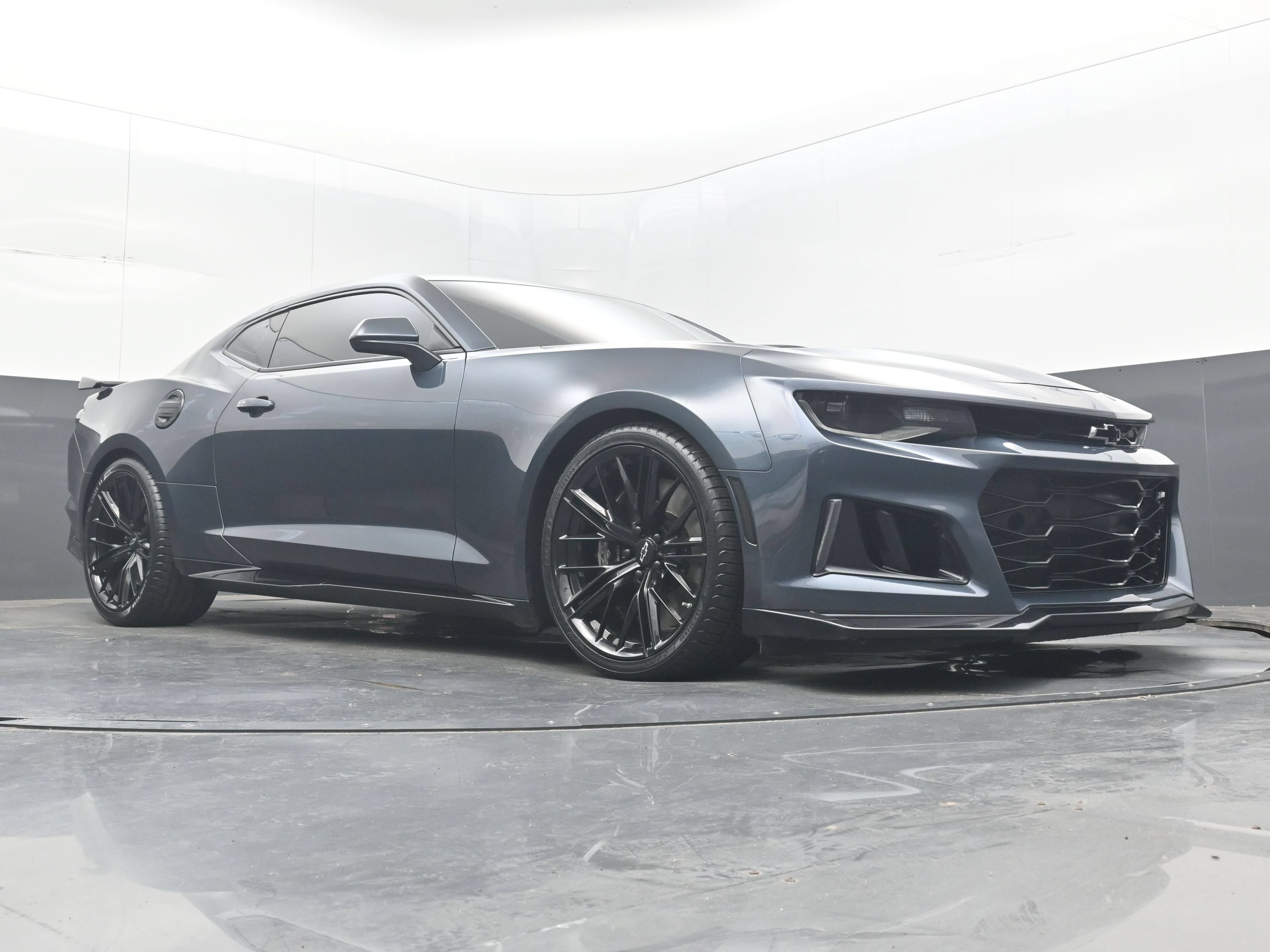 Used 2021 Chevrolet Camaro ZL1 w/ LPO, ZL1 Protection Package RWD image 31