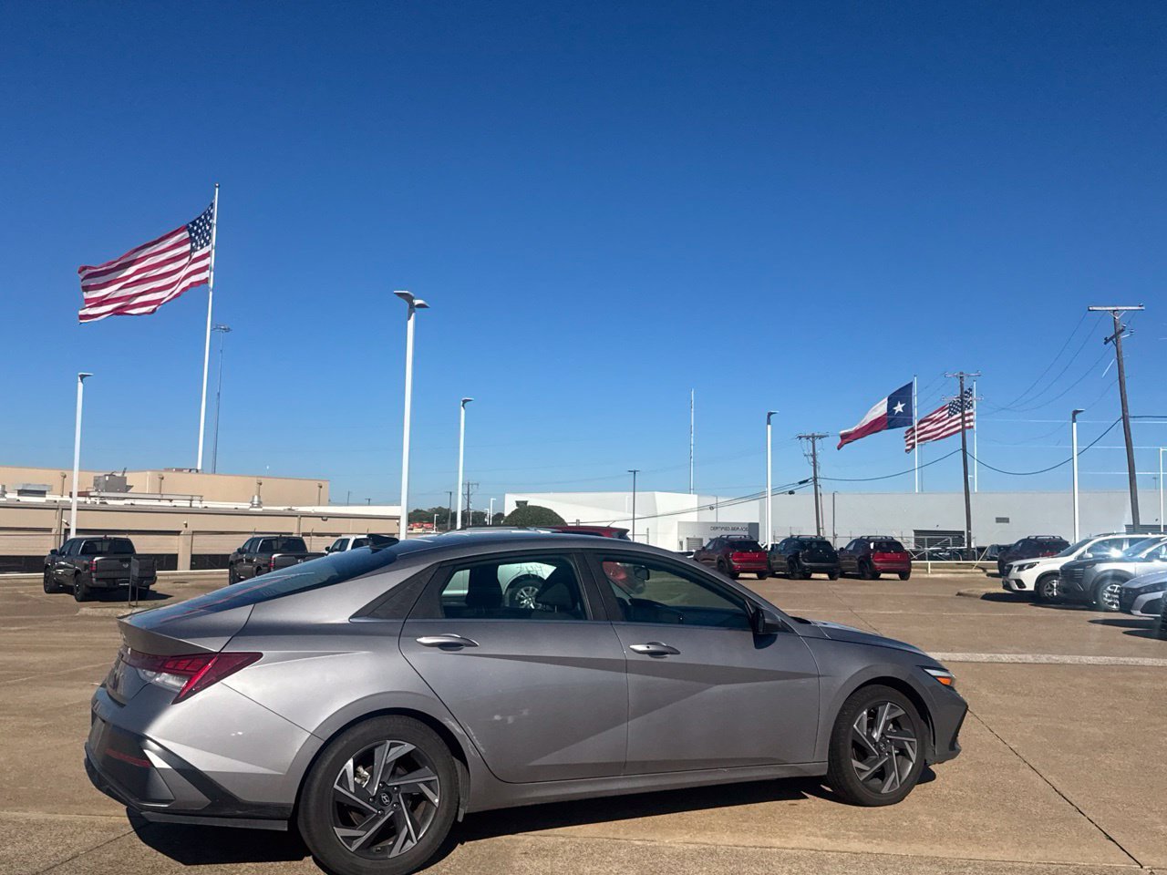 Used 2025 Hyundai Elantra SEL FWD image 32
