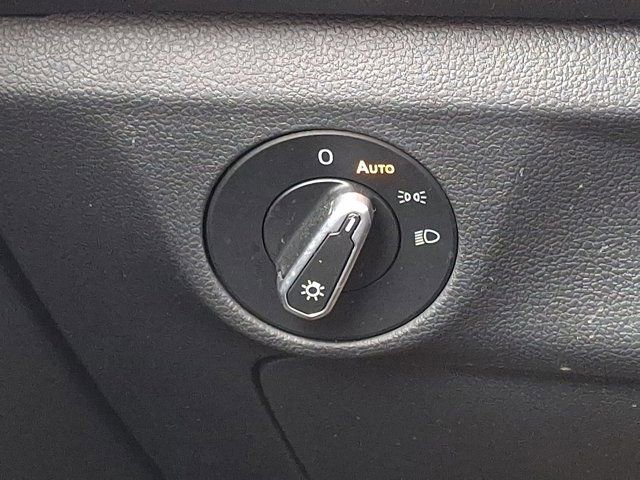 Used 2023 Volkswagen Jetta SE w/ Panoramic Sunroof Package FWD image 30