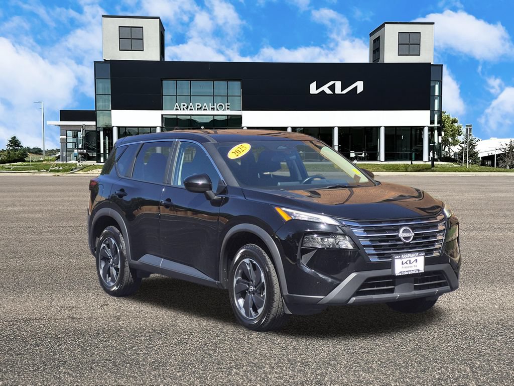 Used 2025 Nissan Rogue SV AWD/4WD image 2
