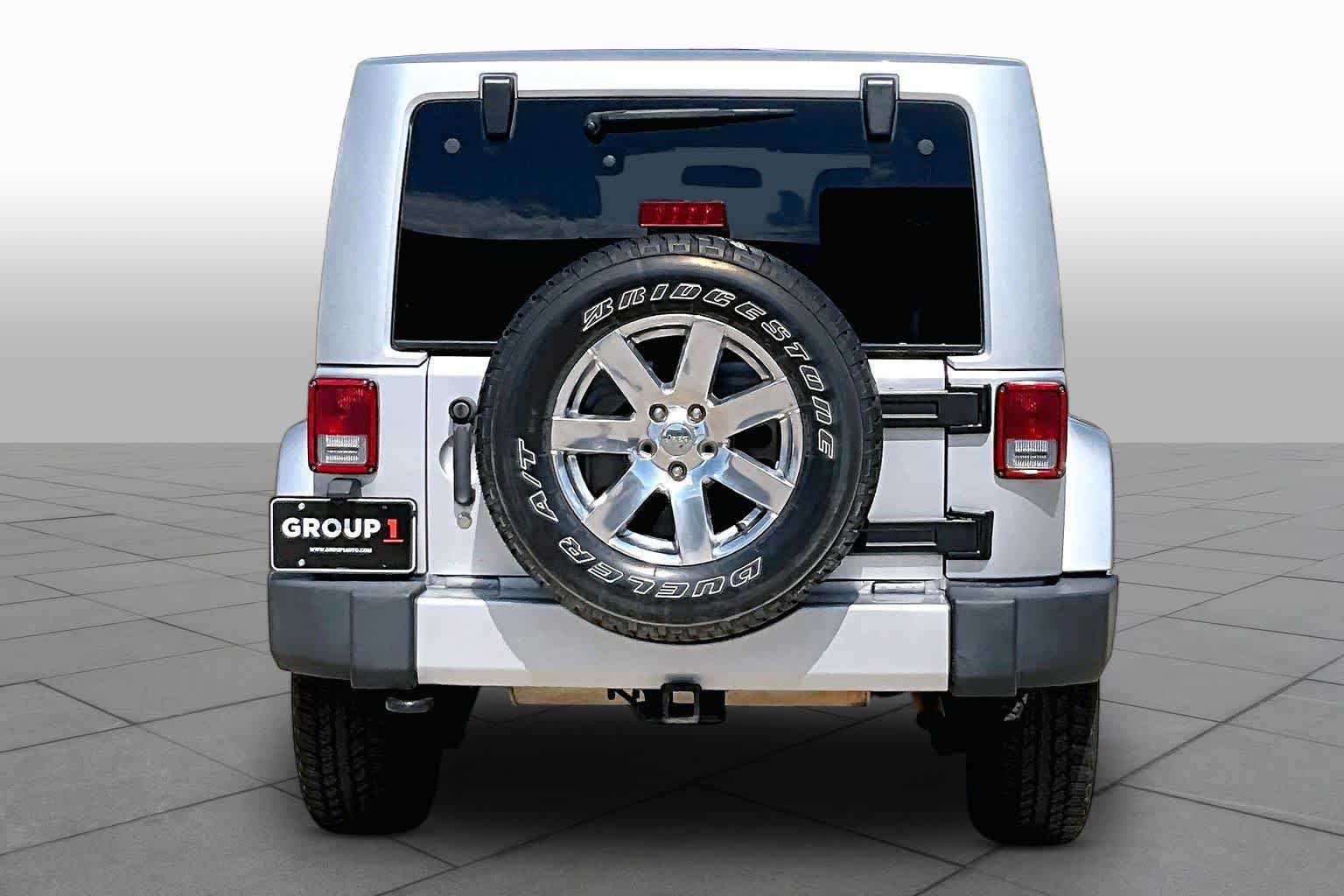 Used 2012 Jeep Wrangler Sahara w/ Connectivity Group AWD/4WD image 4