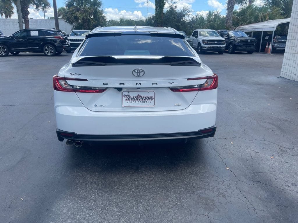 Used 2025 Toyota Camry SE FWD image 4