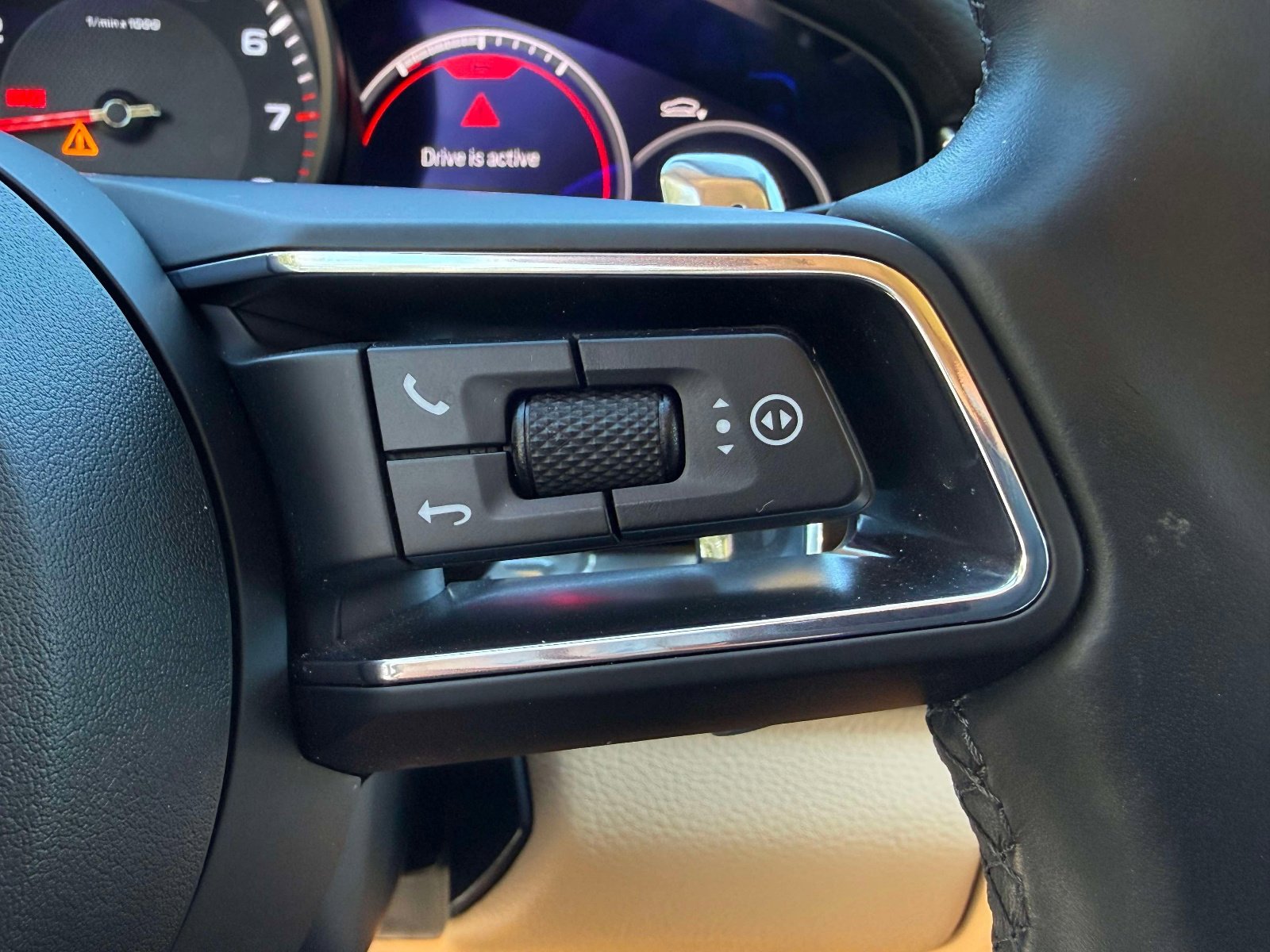 Used 2022 Porsche Panamera 4 image 53