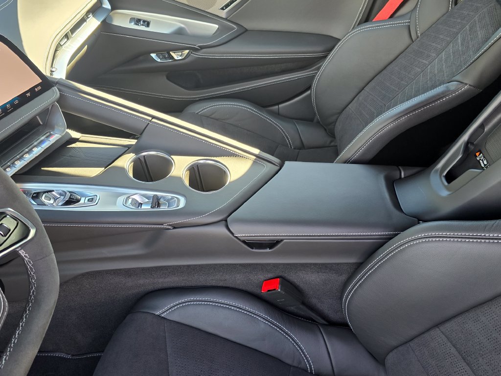Used 2026 Chevrolet Corvette Stingray Premium Cpe w/ Z51 Performance Package RWD image 26