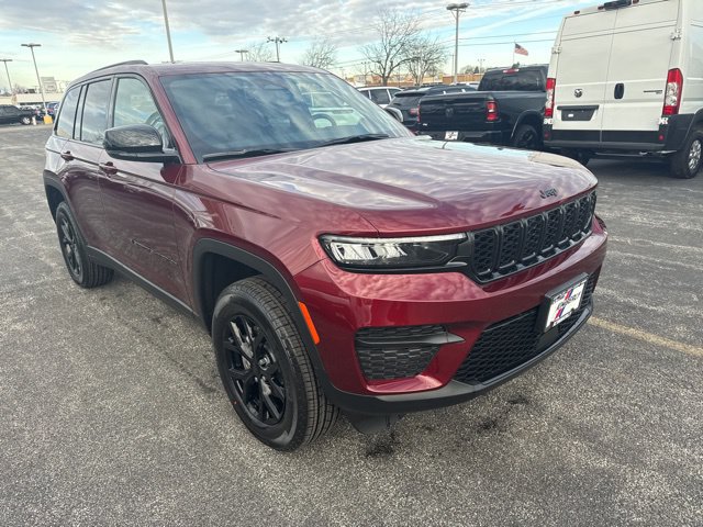 New 2025 Jeep Grand Cherokee Altitude w/ Trailer Tow Package AWD/4WD image 13