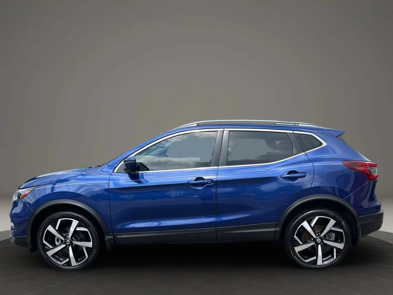 Used 2022 Nissan Rogue Sport SL w/ Premium Package AWD/4WD image 8