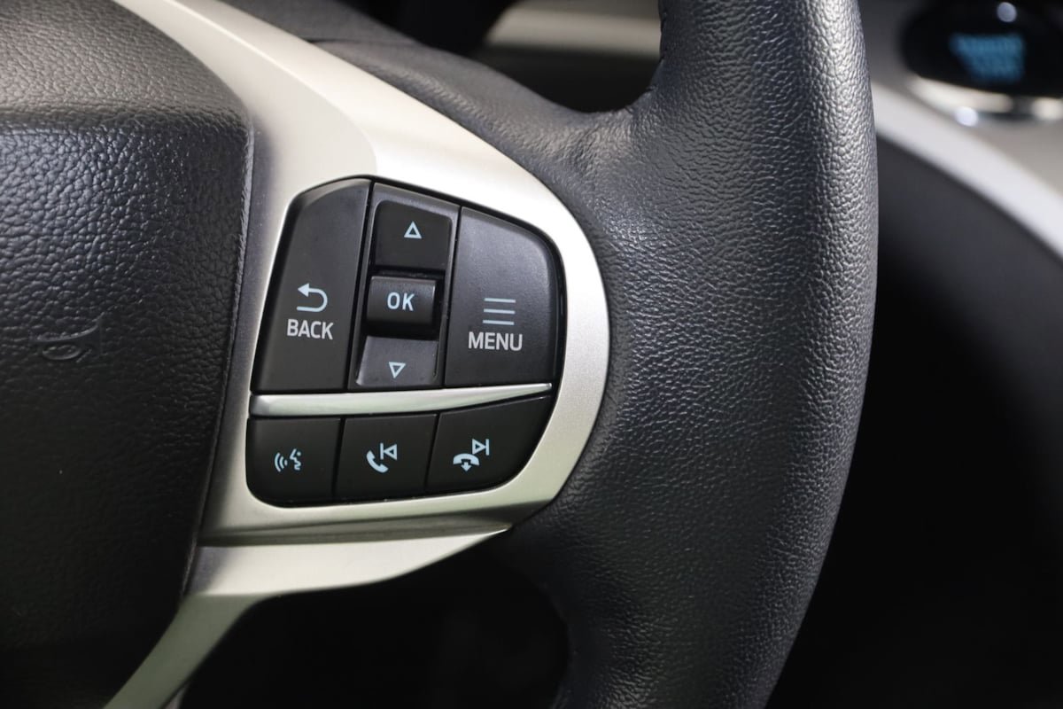 Used 2023 Ford Explorer XLT AWD/4WD image 36